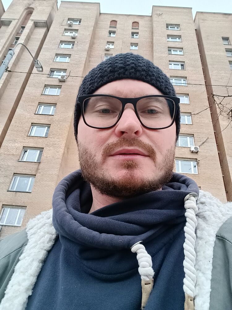  35879353  Oleg, 39 ,    