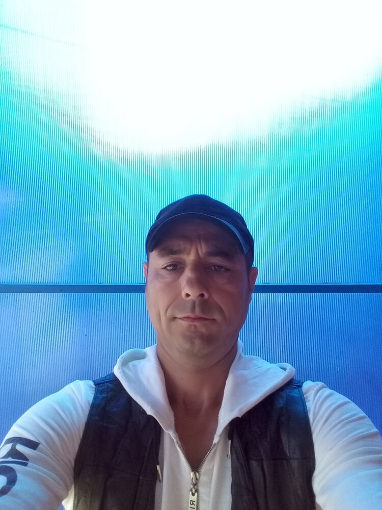  16122543  Valeriu, 49 ,    