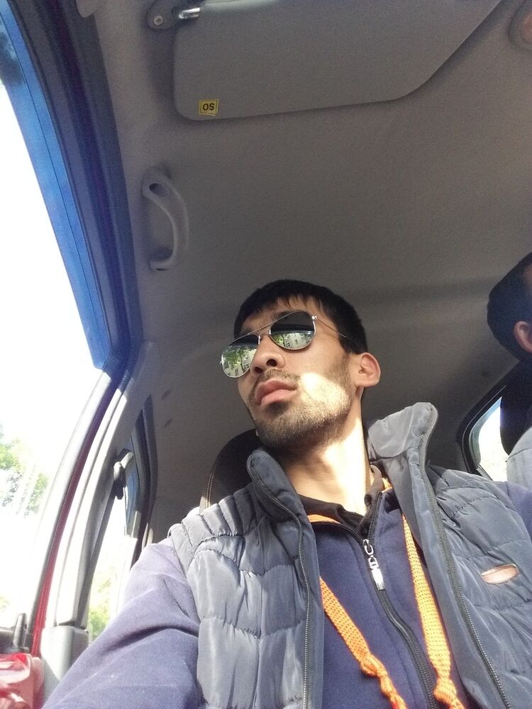  12050633  Bexrus, 32 ,    