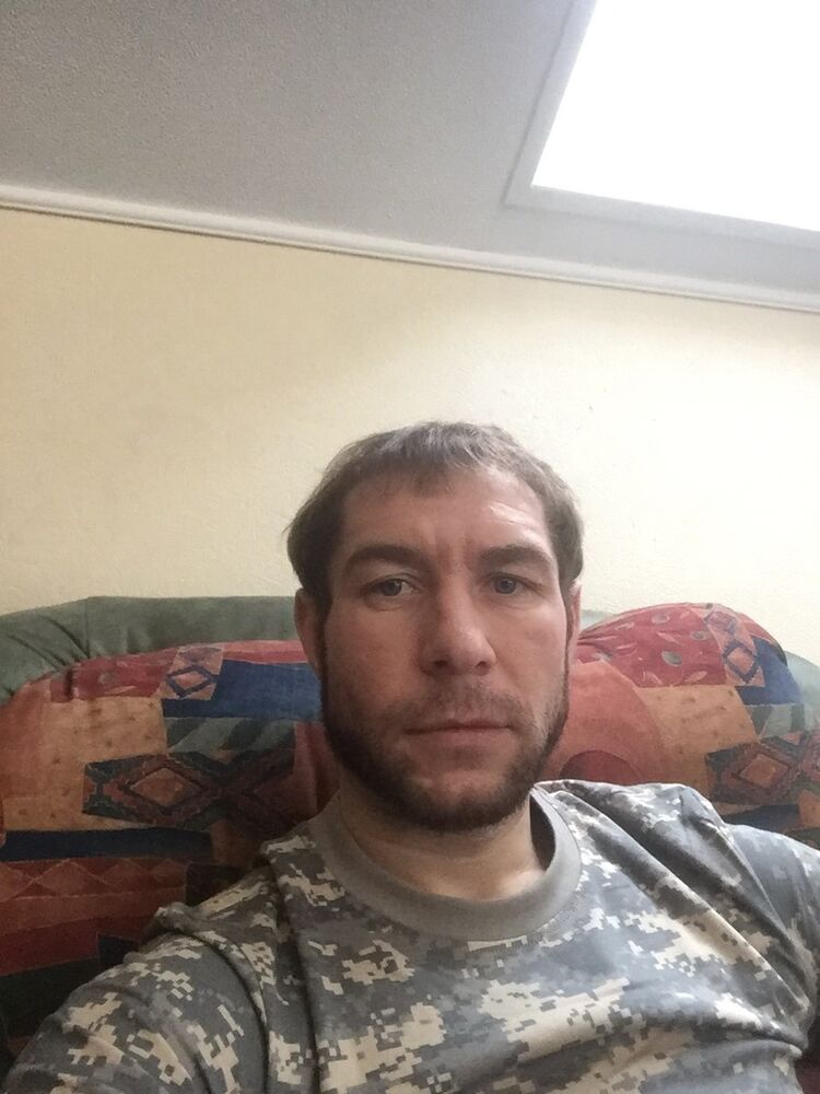  15880963  Andrei, 44 ,    