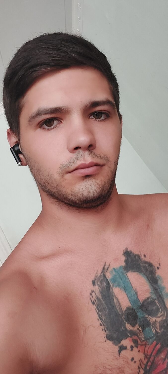  43894703  , 21 ,    