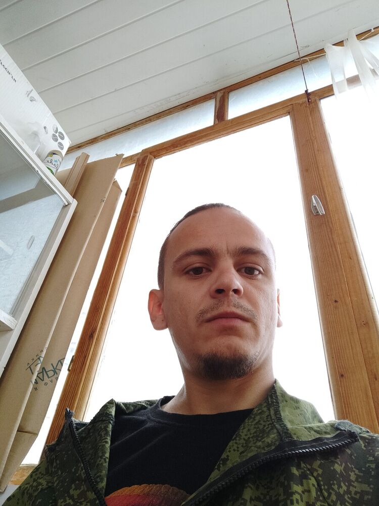  21226263  Alex, 35 ,    