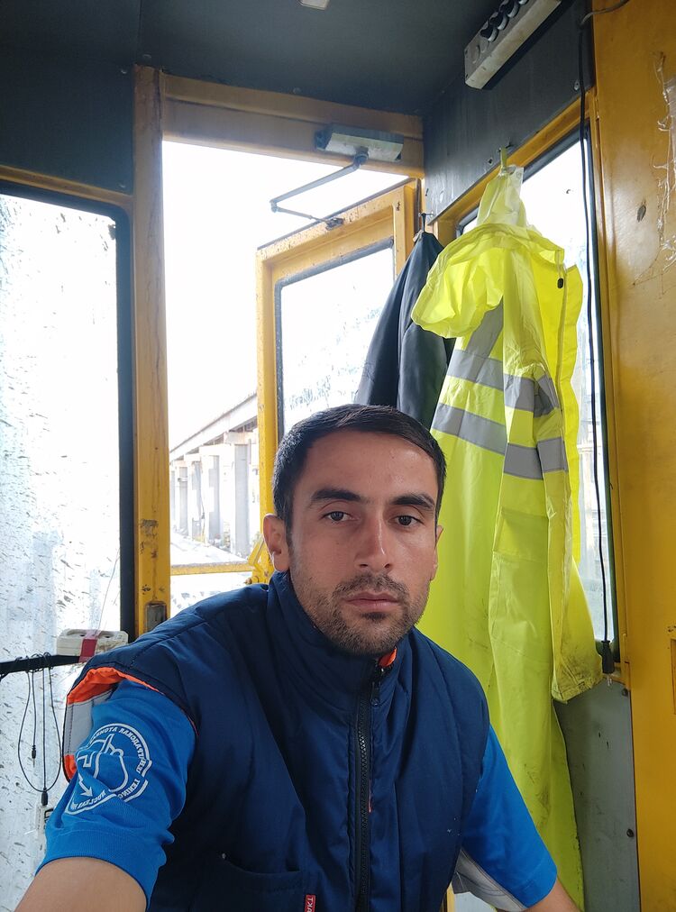  28877493  , 35 ,    