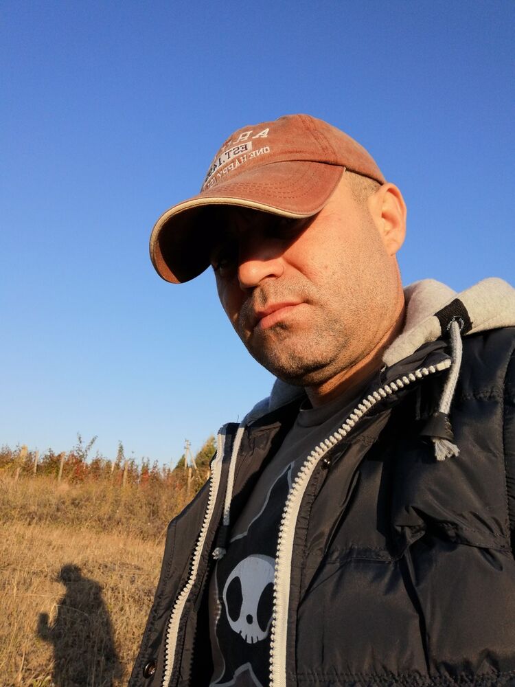  ,   Sasa, 42 ,   ,   , c 
