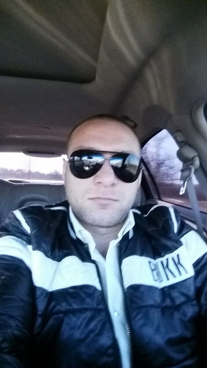  10835643  Igor, 41 ,    