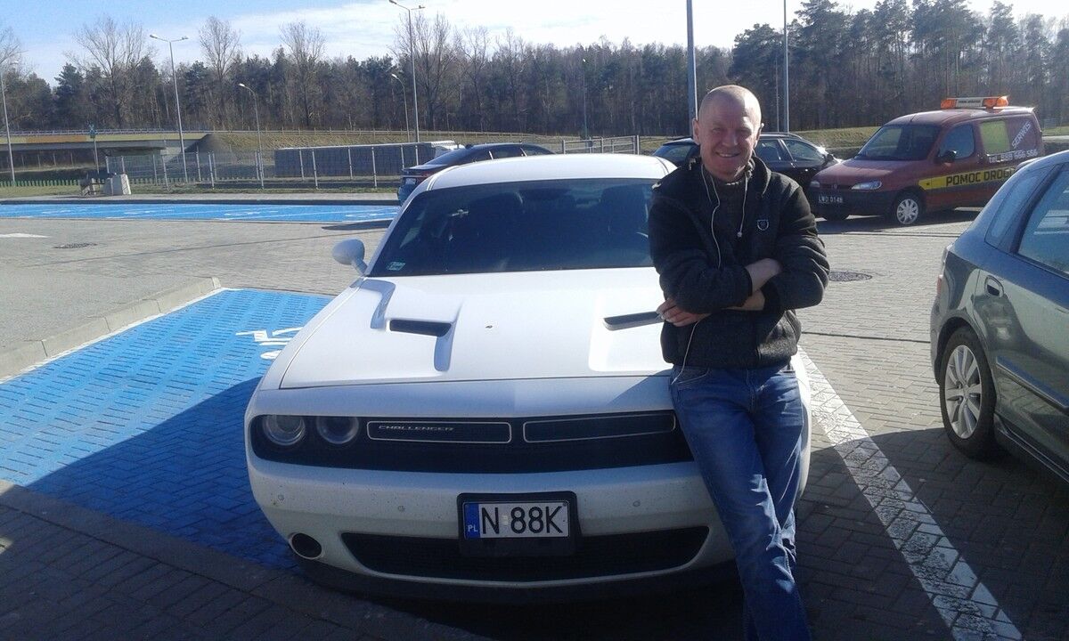  17054433  Artem, 40 ,    
