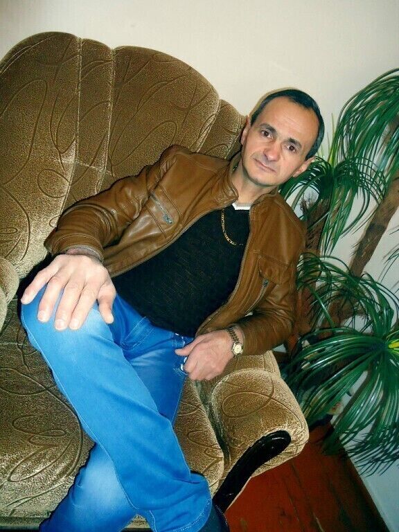  28406013  Varuzhan, 63 ,    
