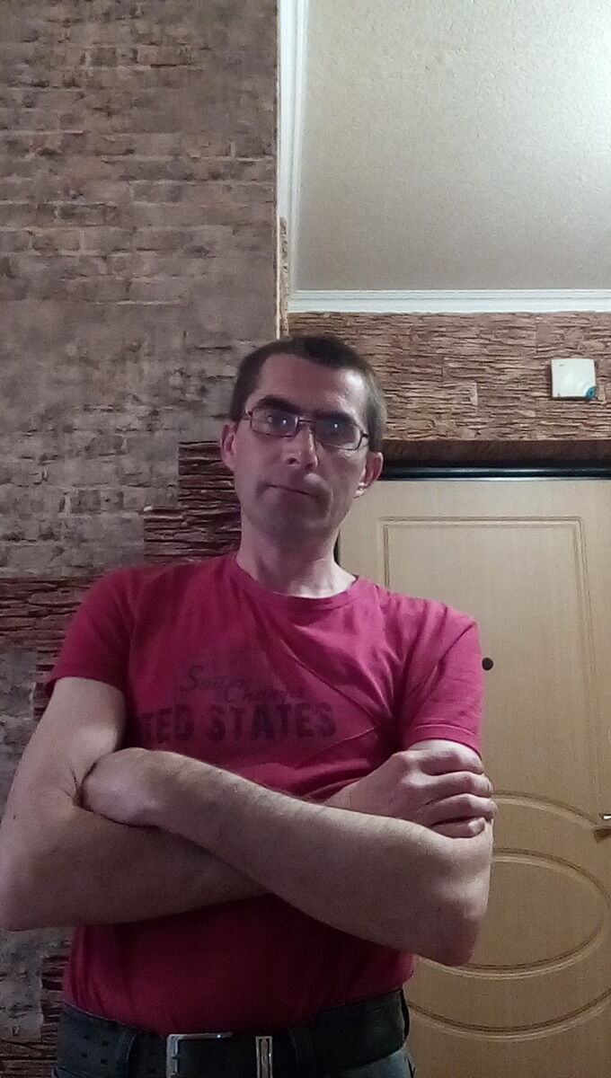 15898573  Leonid, 49 ,    