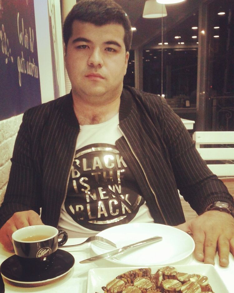  ,   Mustafo, 34 ,  