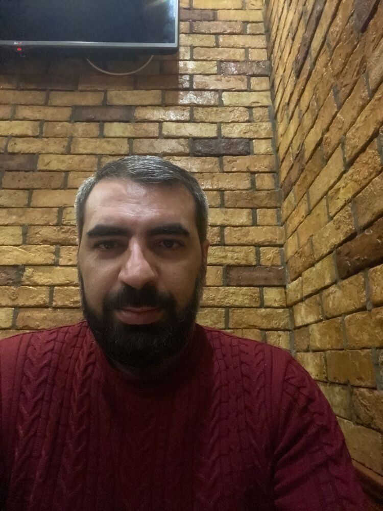  33843963  David, 42 ,    