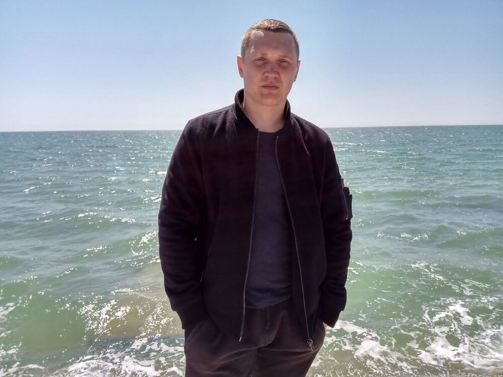  ,   Andrei, 38 ,   ,   , c 