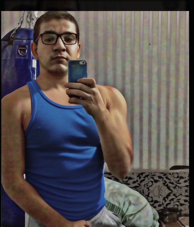  52626793  Eugen, 32 ,    