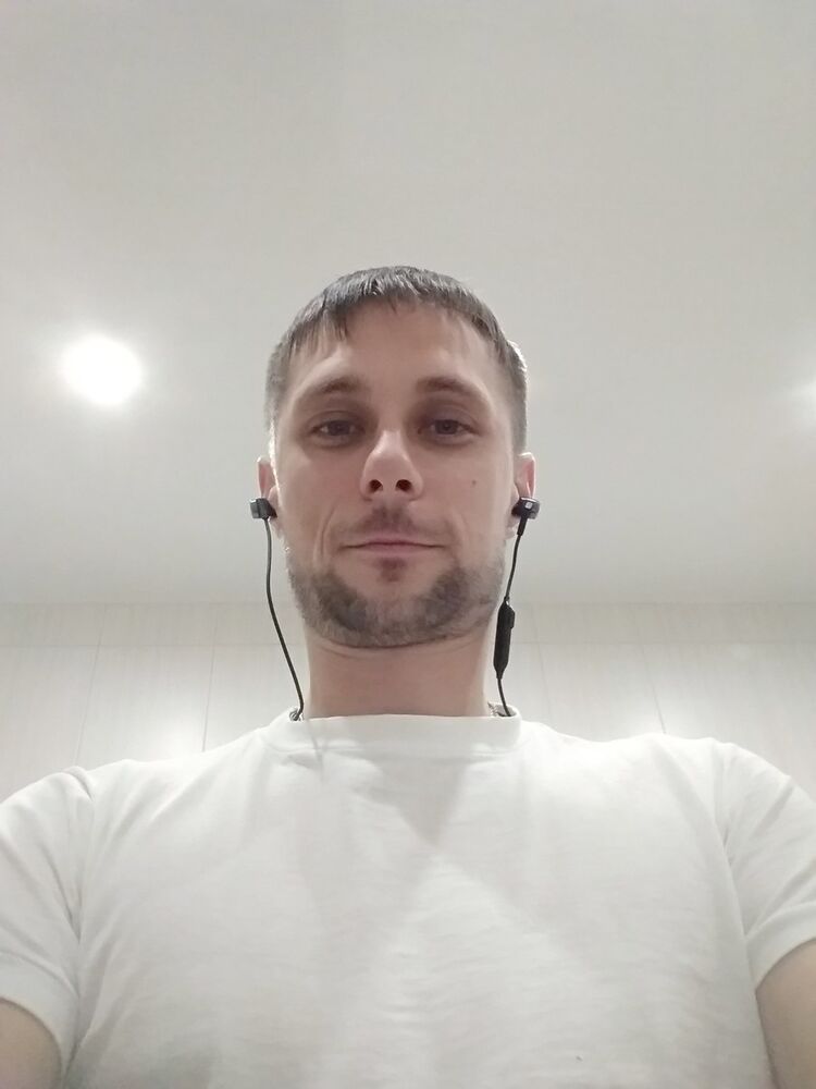  ,   Oleg, 42 ,   