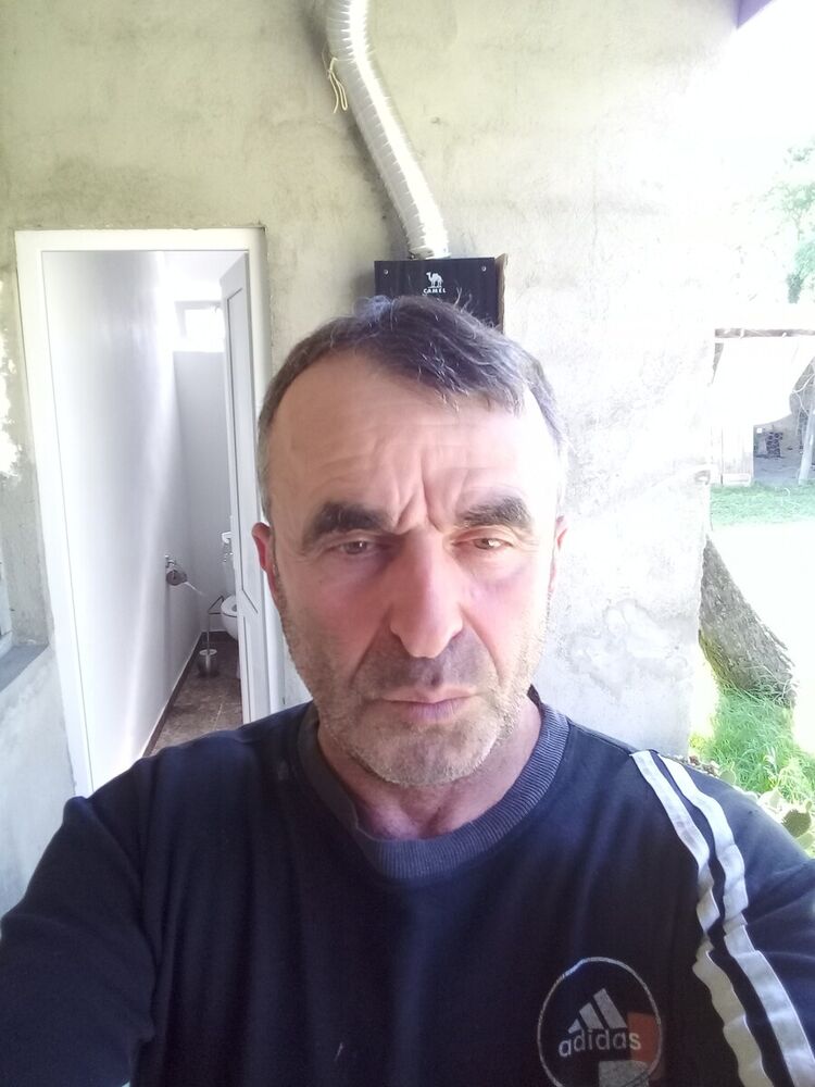 20784773  Frido, 62 ,    