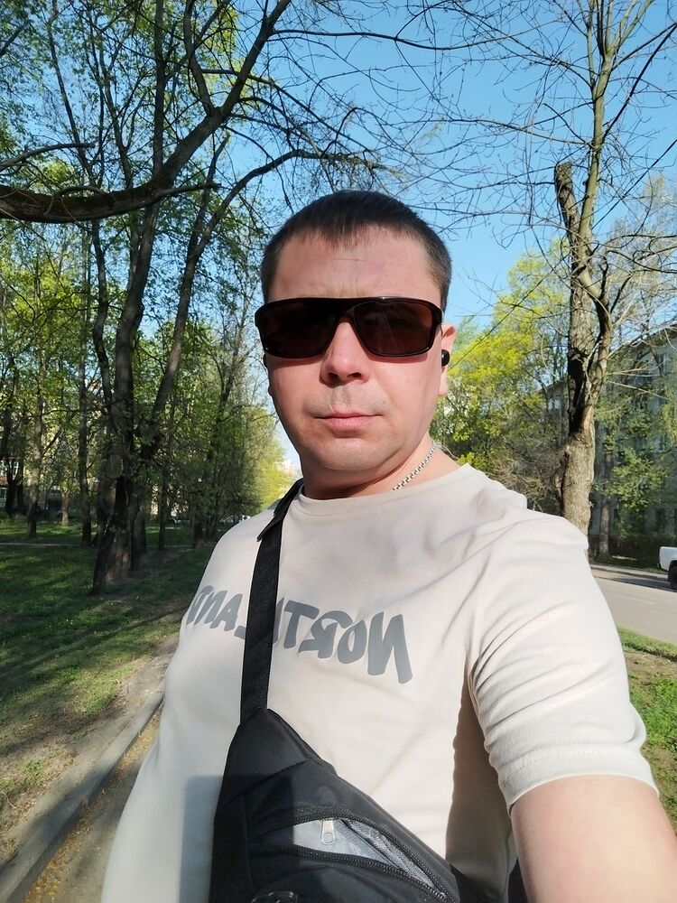  51604693  Sergey, 42 ,     