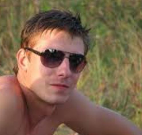  36361743  Viktor, 52 ,    