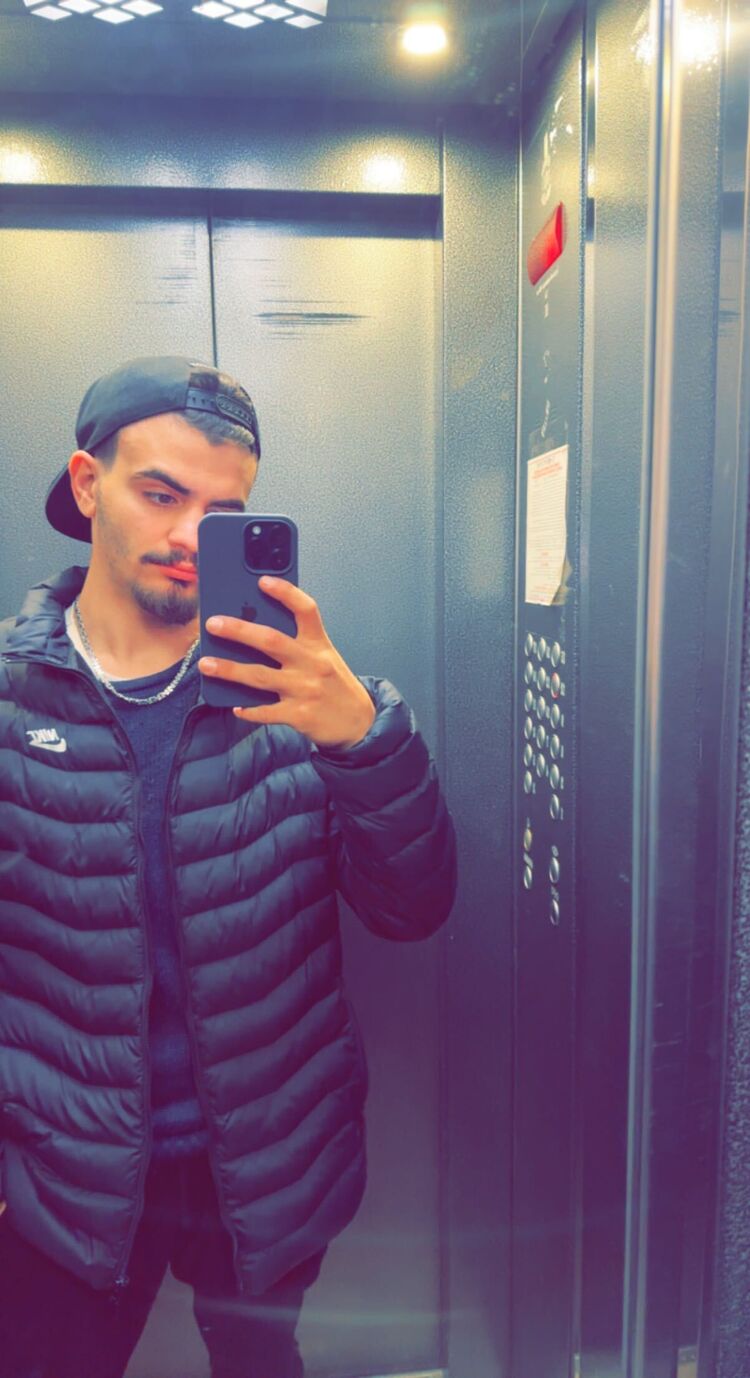  31505833  DAVID, 25 ,    