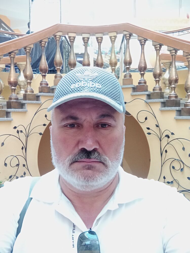  46382743  Umran, 52 ,    