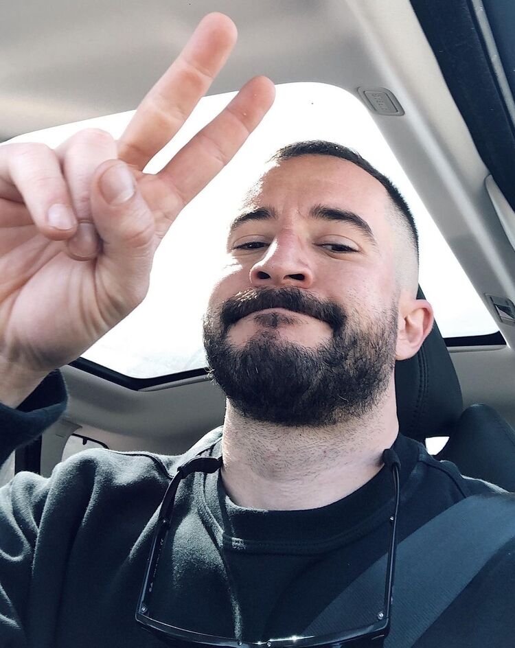  ,   Tony, 42 ,   c 