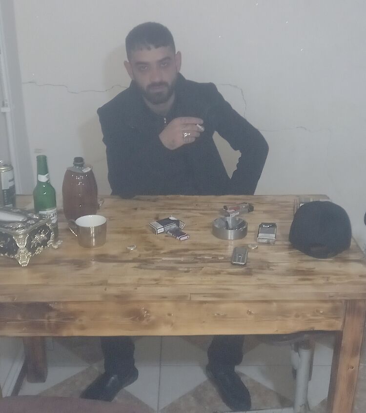  49402943  Artyom, 26 ,    