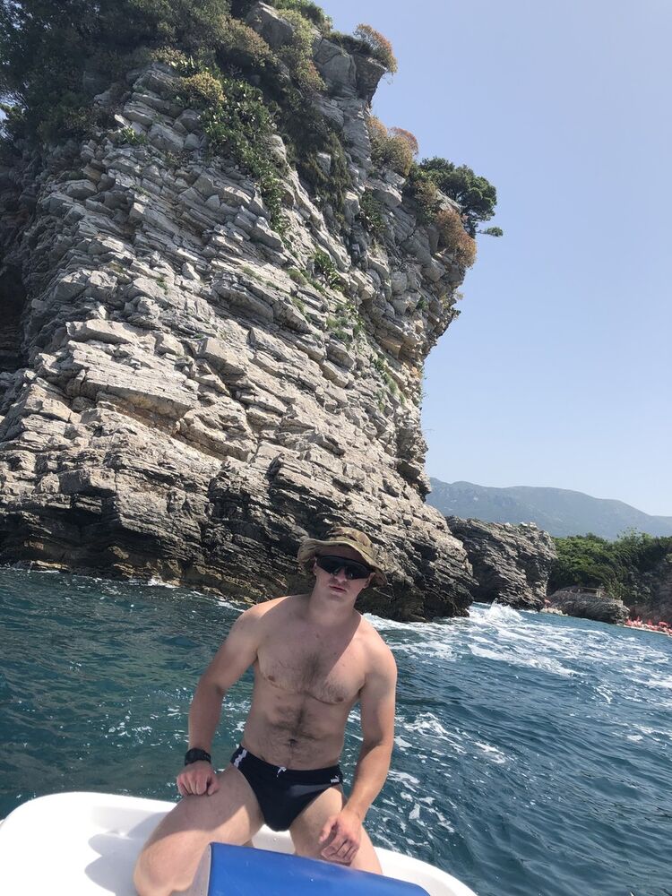  Budva,   Taras, 36 ,  