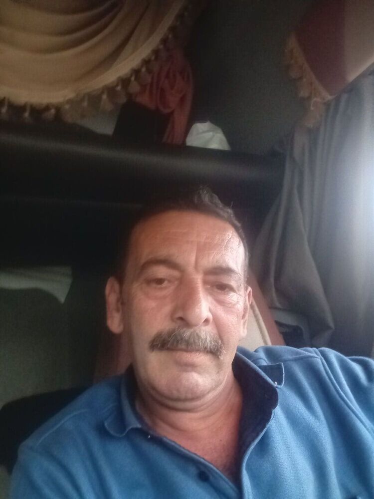  54525533  Bekir, 49 ,    