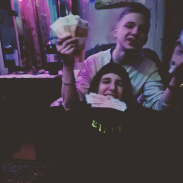  39528803  , 23 ,    