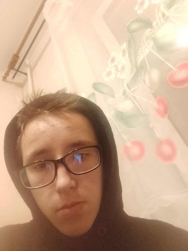  33820553  Denis, 21 ,    