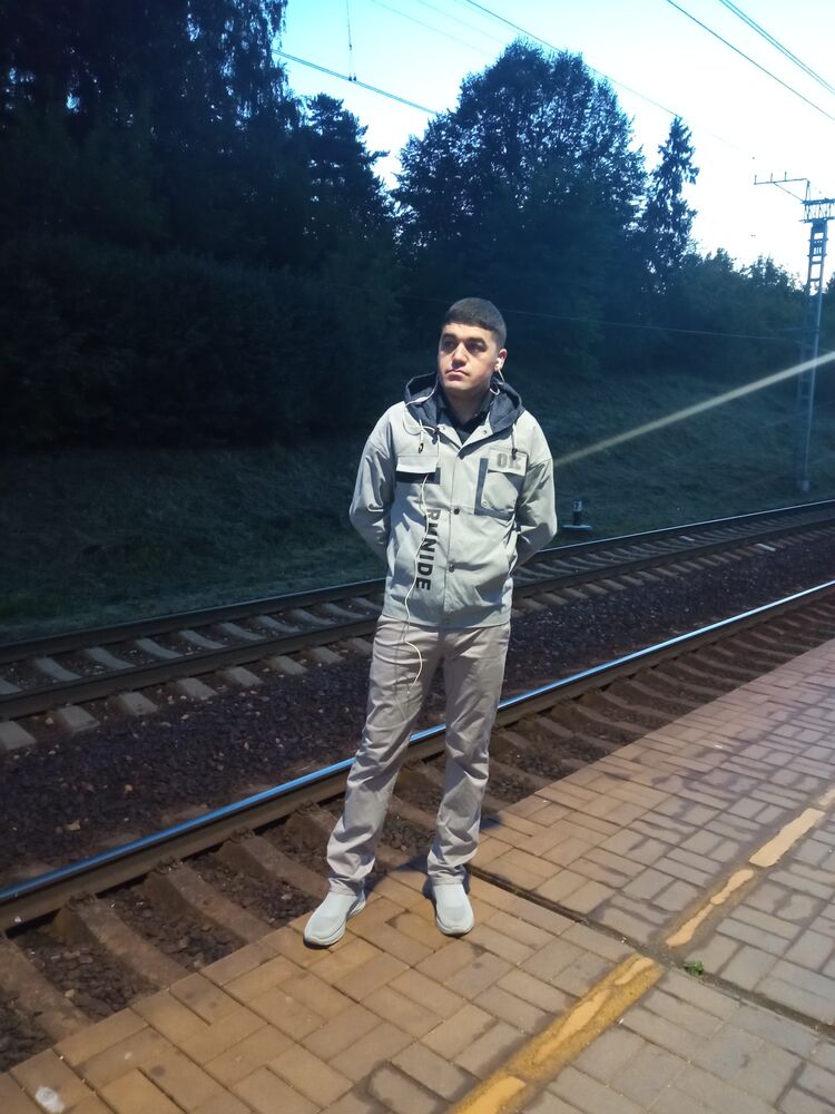  ,   Sobirjon, 32 ,   ,   