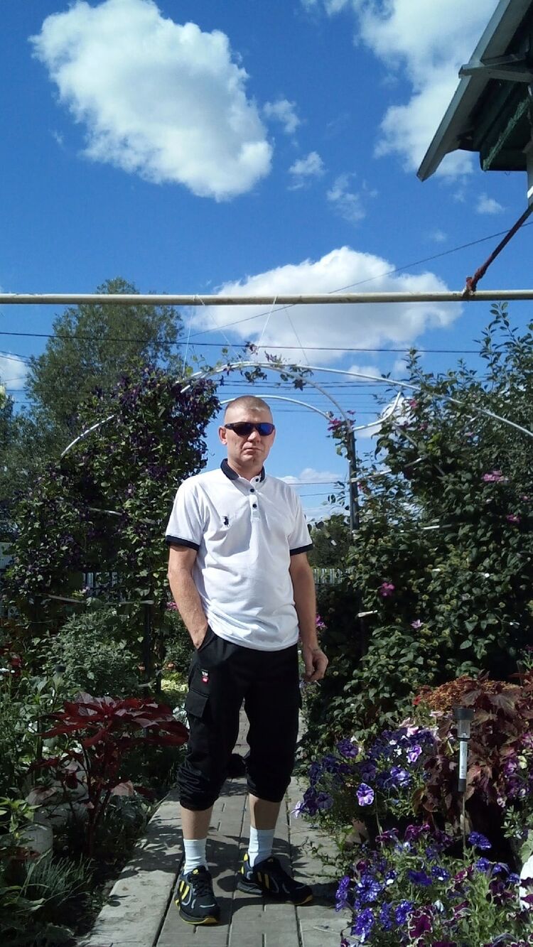  46729233  Dmitry, 43 ,    