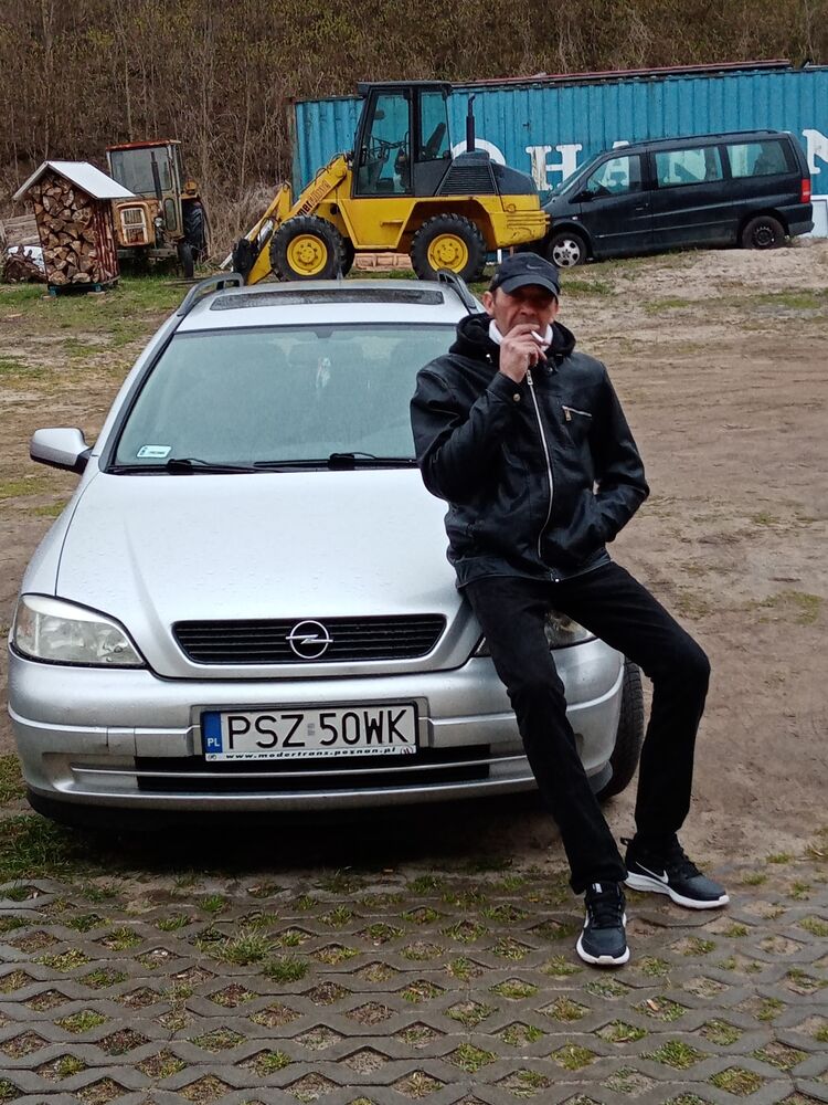  26871303  Rostik, 45 ,    Praha