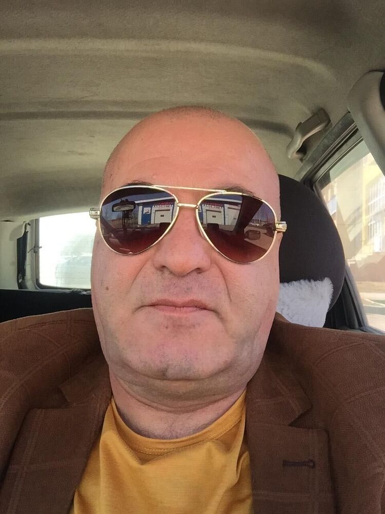  ,   Andy, 53 ,   ,   