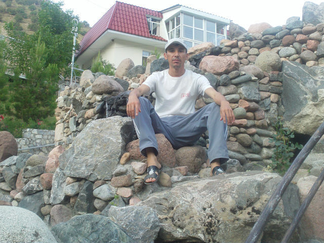  6874803  Bahtiyor, 46 ,    