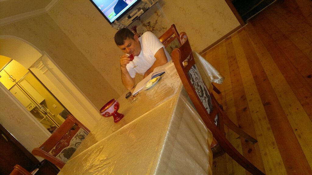  5637643  Vaqif, 79 ,    
