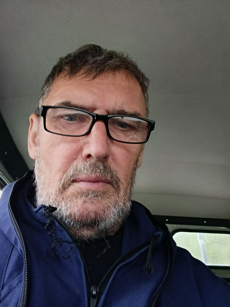  52251463  Petr, 62 ,    