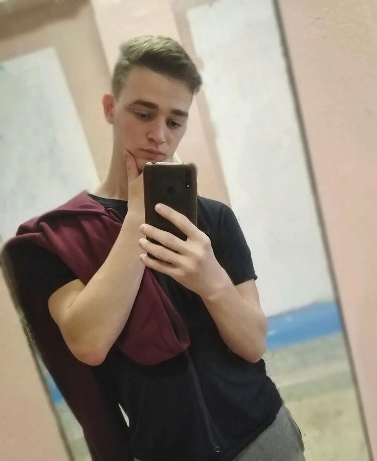  42228773  , 24 ,    