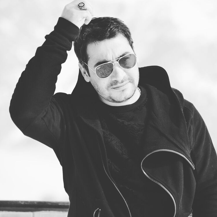  19504163  Renat, 37 ,    