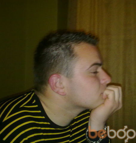  ,   Viktor, 36 ,   