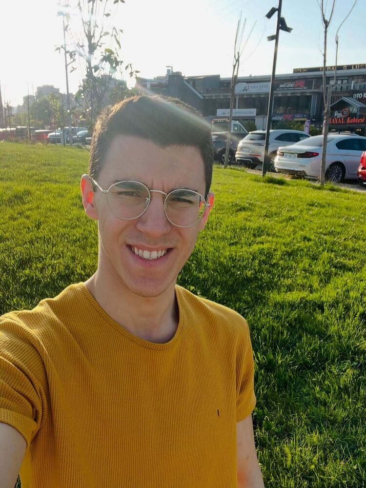  ,   Mert, 21 ,   ,   