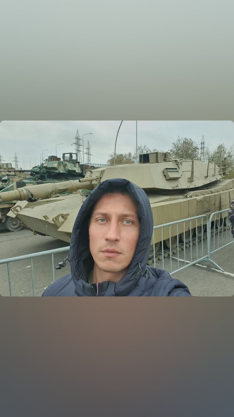  47559713  , 28 ,    