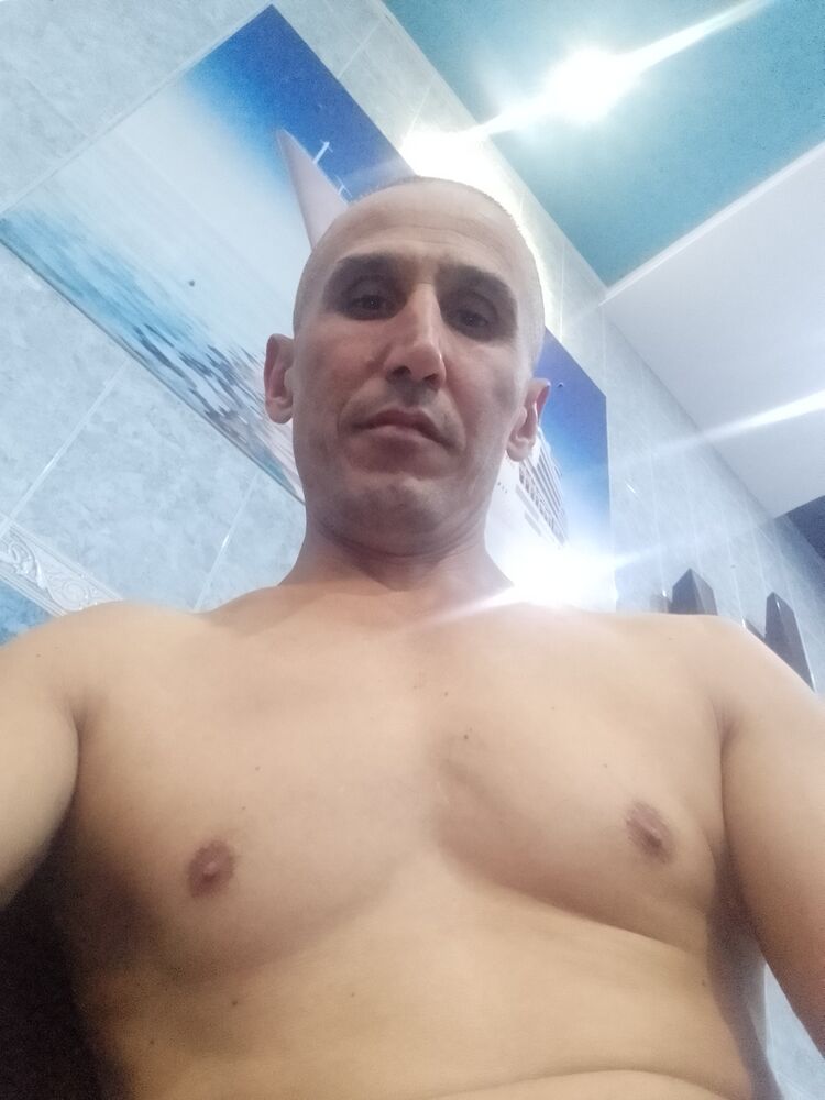  37648643  , 42 ,    