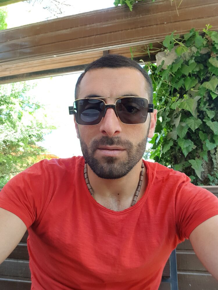  ,   Zviadi, 37 ,   ,   