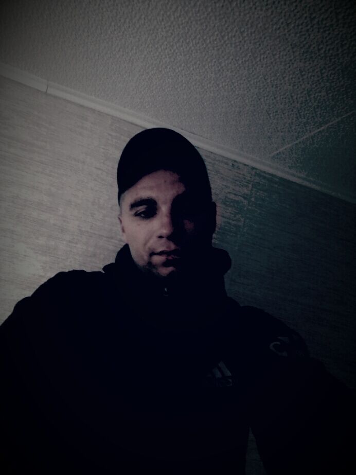  35467793  Artyom, 26 ,    
