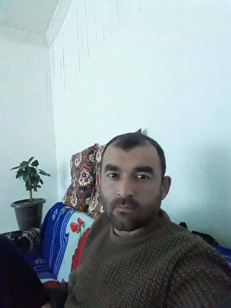  18640443  Rasulov, 37 ,    