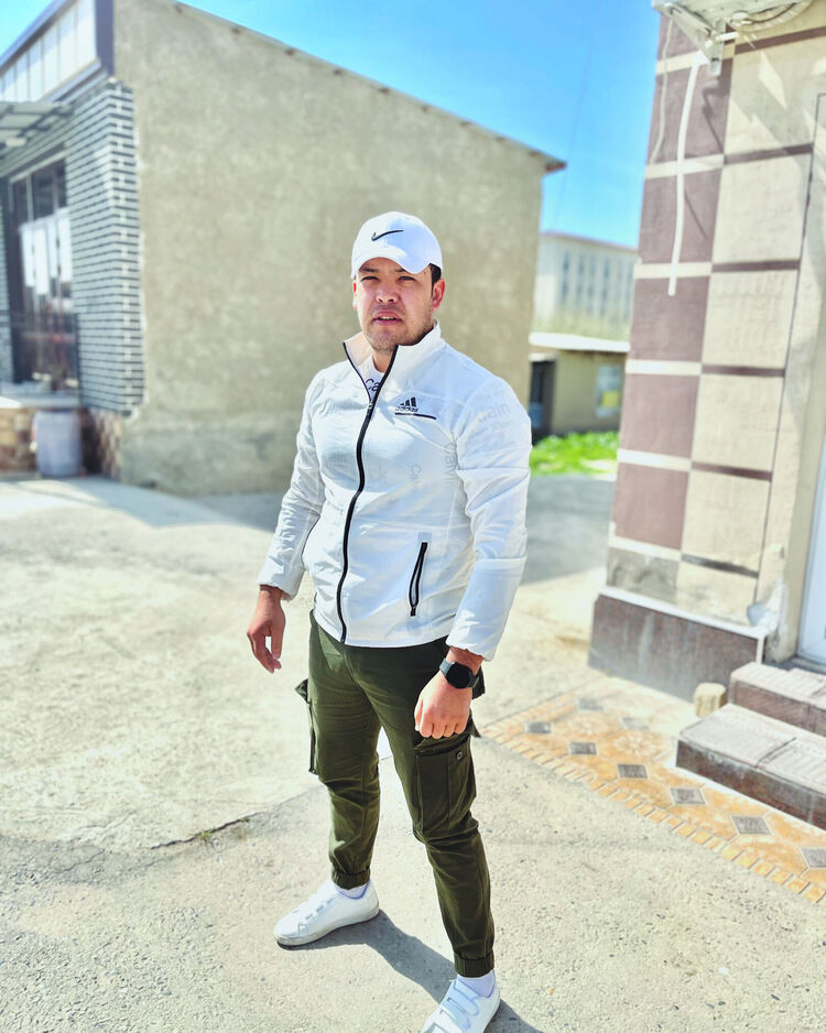  ,   Dostonbek, 30 ,   , c 