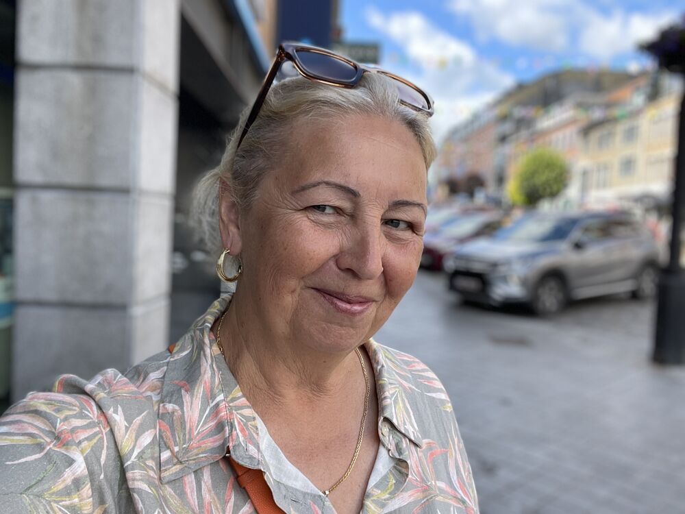  49706633  Irena, 62 ,    