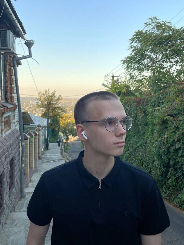  48370753  Gallahad, 20 ,    Deleted