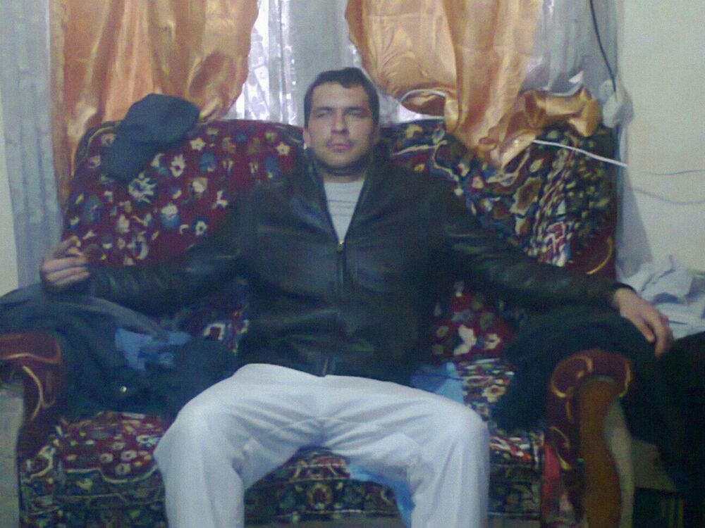  21434593  Alex, 35 ,    