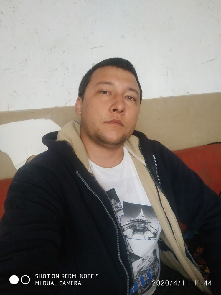 19825323  Ulugbek, 32 ,    
