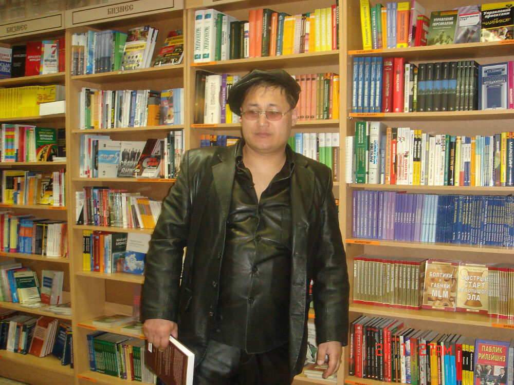  9566753  Oleg, 49 ,    -